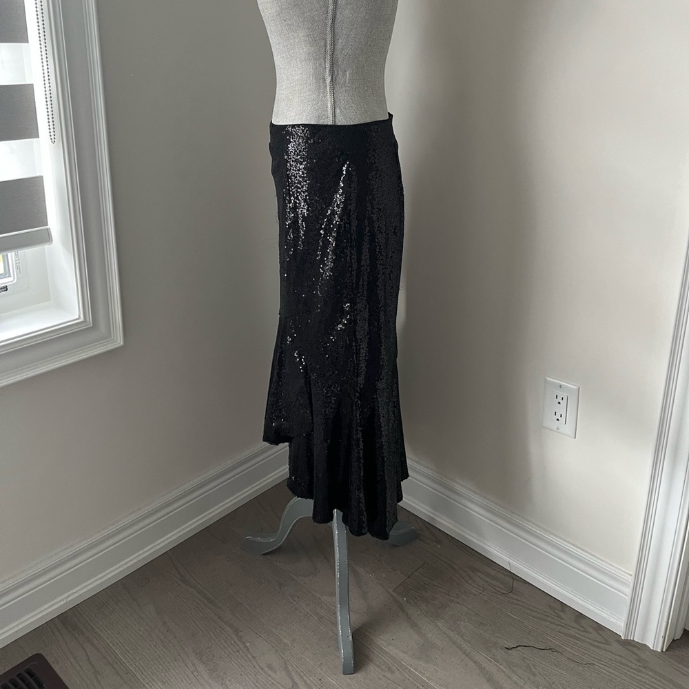 Black sequin fitted- flare trumpet midi skirt. Very flattering only worn once! - Picture 3 of 9